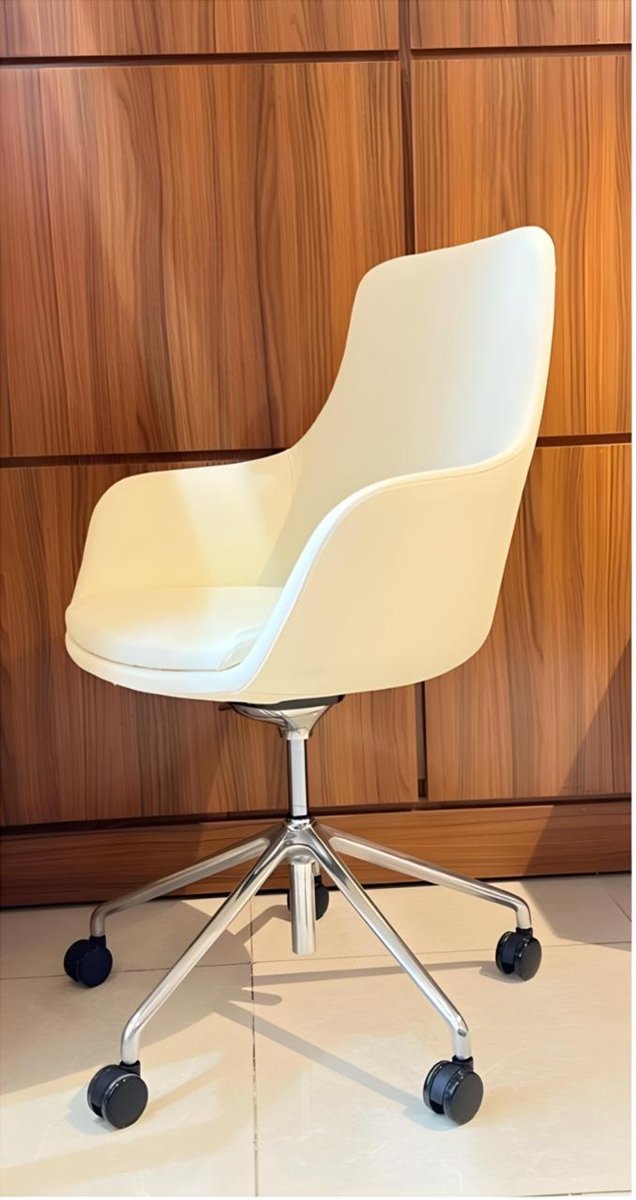 كرسي متحرك جلد — ابيض فاتح — 2