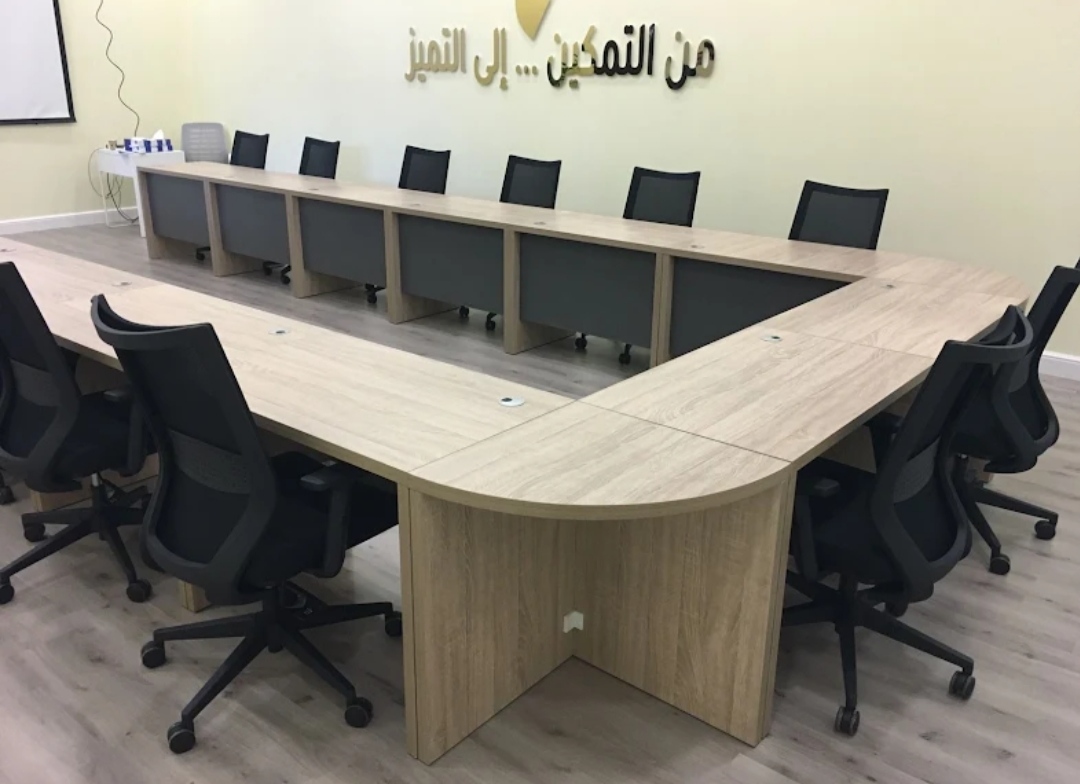 تصميم خط طاولات الاجتماعات من Office Art