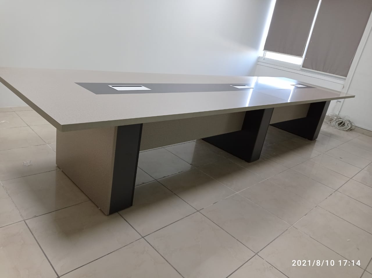 طاولات الاجتماعات — للمكاتب الحديثة — من Office Art